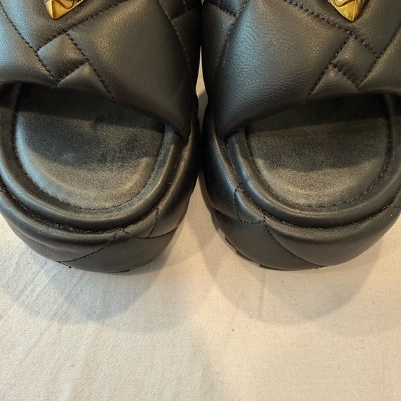 Kurt Geiger Black Quilted Slide Sandals with Gold Bird Emblem - Picture 4 of 4